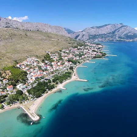 With A Parking Space Duce, Omis - 9437 *