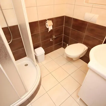 Apartamento With Parking Space Duce, Omis - 9437 Dugi Rat