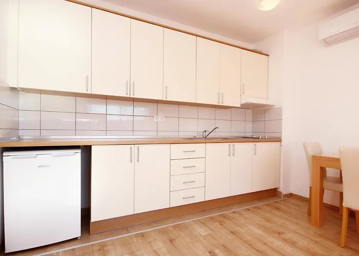 With Parking Space Duce, Omis - 9437